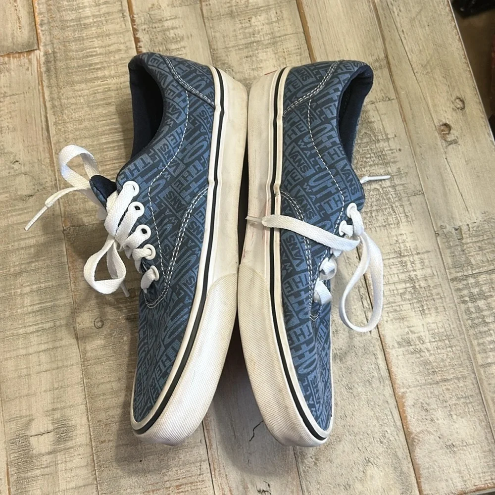 VANS MENS OFF THE WALL, BLUE, SIZE 7.5b, SLIP ON SNEAKERS